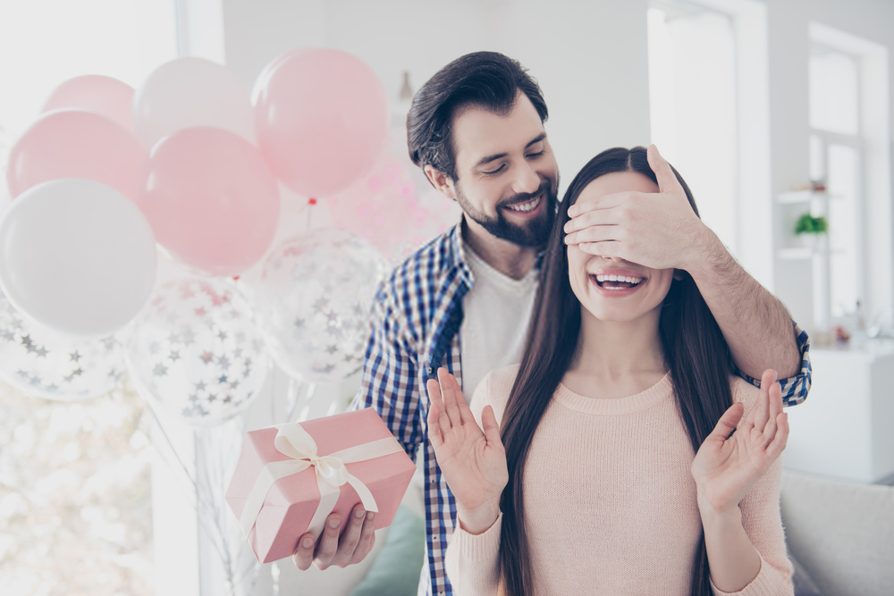 Best Gifts Ideas to make her Birthday Memorable