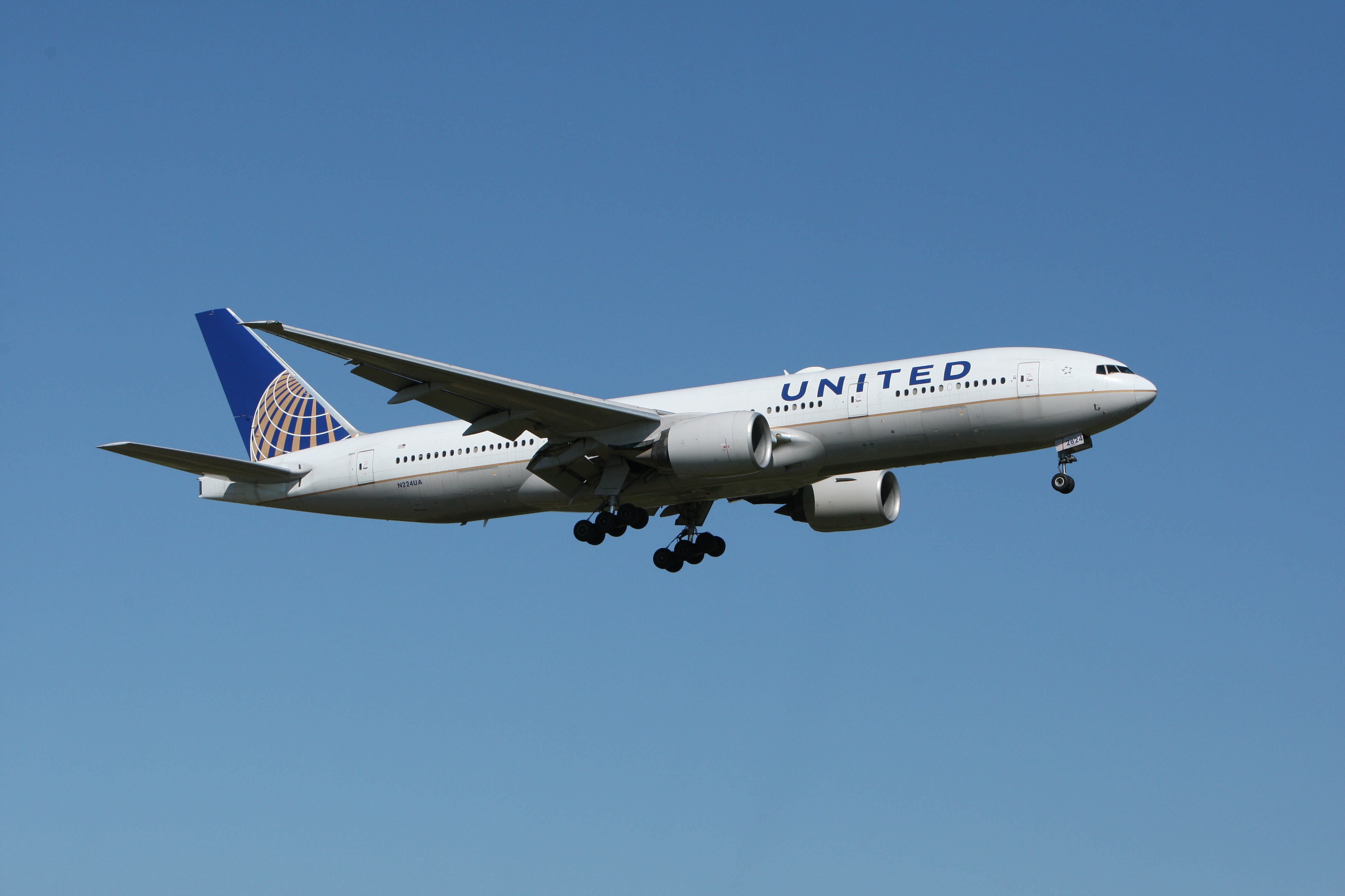10 Facts Everyone Must Know About United Airlines