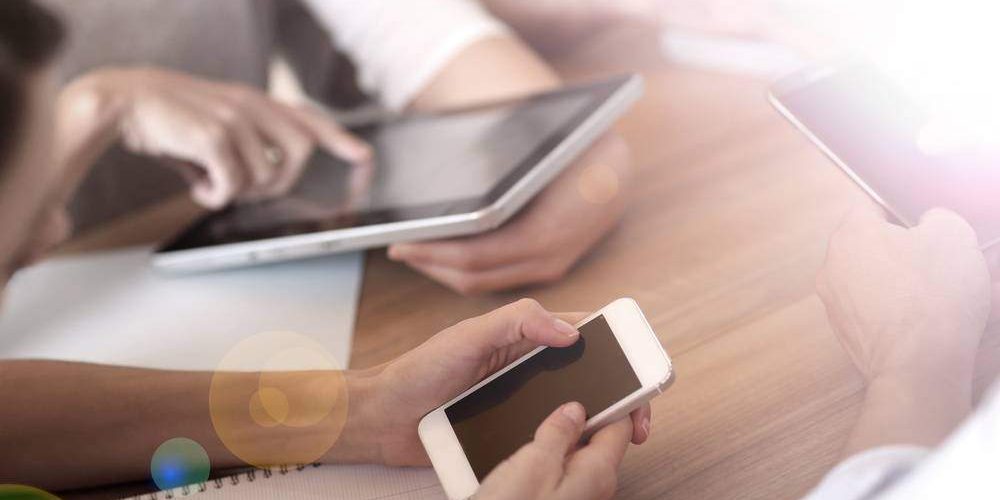 An Insight into Pros and Cons of Modern Technology