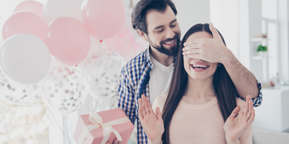 Best Gifts Ideas to make her Birthday Memorable