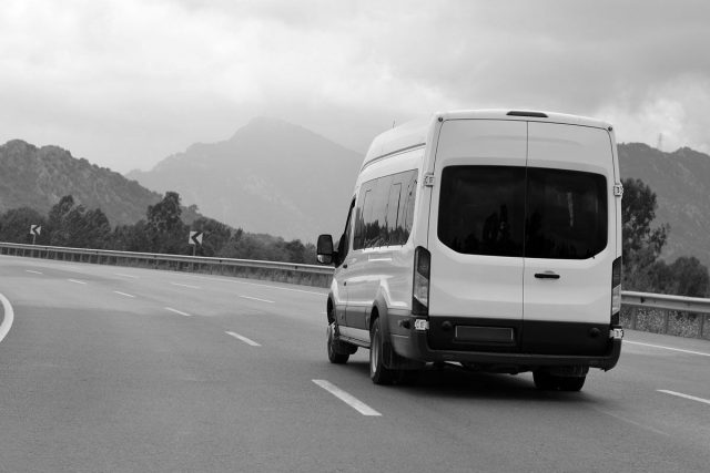 Make The Most Out Of Minibus Hire Brighton Services