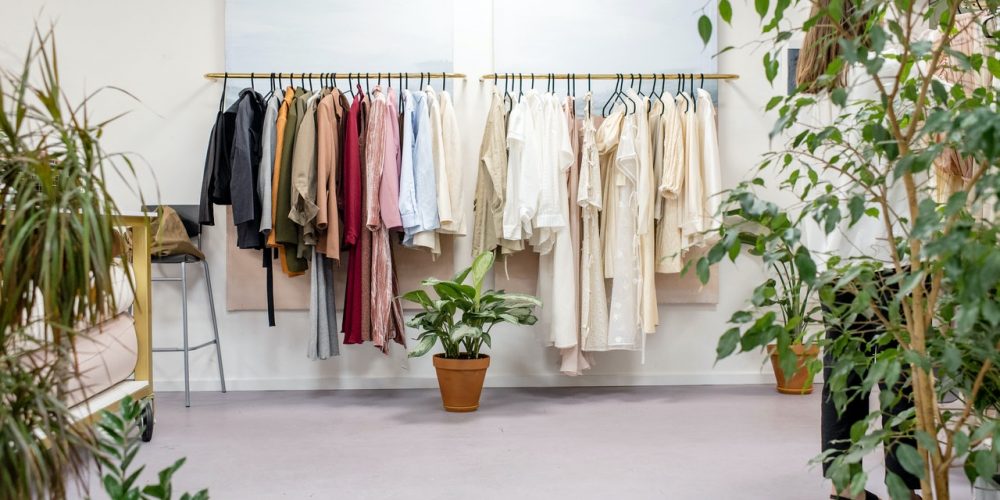 A Quick Guide to Buying Wholesale Clothing for Your Boutique